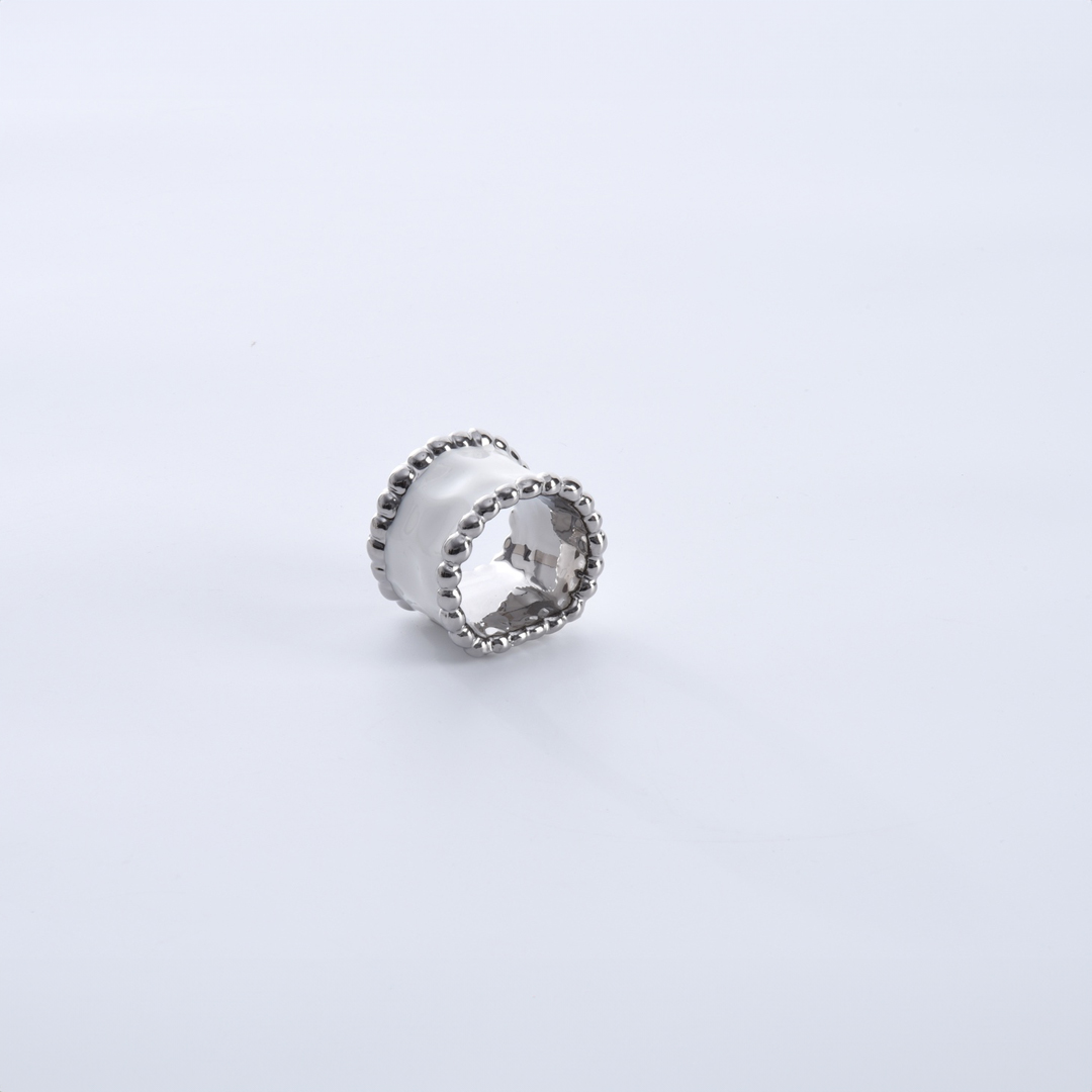 Image by Set of 4 Napkin Rings
