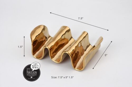 Size: 7.5" x 5" x 1.5"