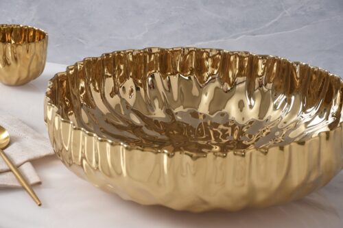 Close-up of the gold-tone porcelain finish.