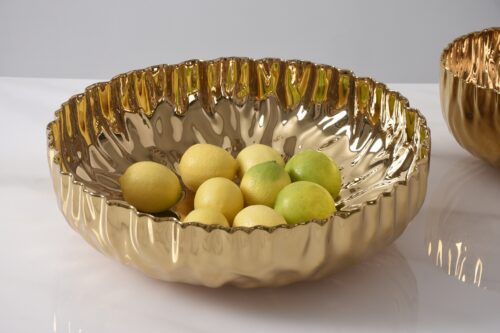 Close-up of the gold-tone porcelain finish.