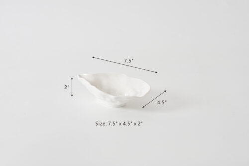 Size: 7.5" x 4.5" x 2"