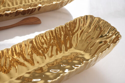 Close-up of the gold-tone porcelain finish.